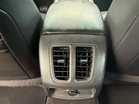 Used 2013 Ford Taurus Limited FWD image 22