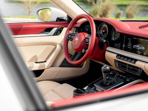 Used 2021 Porsche 911 Targa 4S Heritage Design image 16