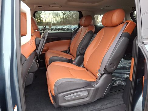 New 2026 Kia Carnival SX Prestige FWD image 11