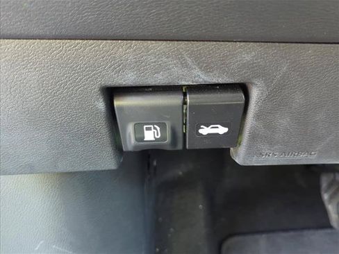Used 2025 Nissan Versa SR w/ Trunk Package FWD image 11