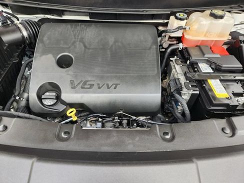 Used 2023 Chevrolet Traverse LT FWD image 32