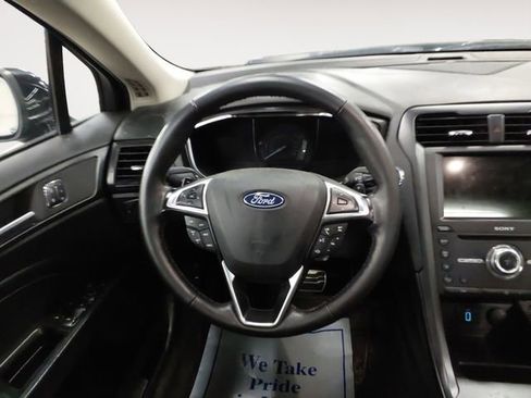 Used 2018 Ford Fusion Titanium AWD/4WD image 12