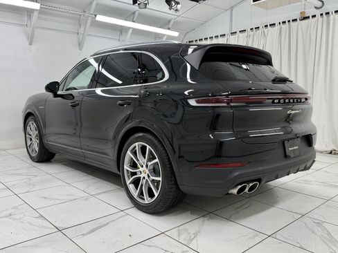 Certified 2026 Porsche Cayenne S AWD/4WD image 14