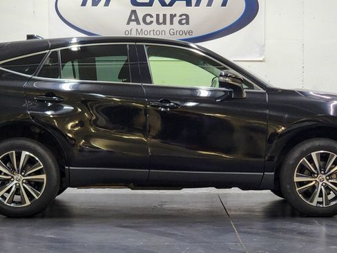 Used 2021 Toyota Venza LE AWD/4WD image 3