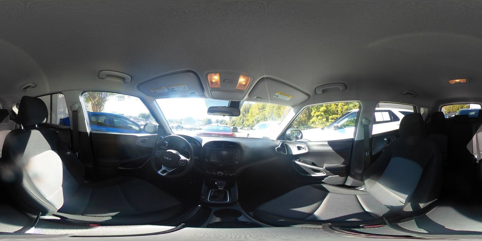 Used 2025 Kia Soul LX w/ LX Technology Package FWD image 36