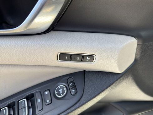 Used 2022 Honda Accord Touring image 13