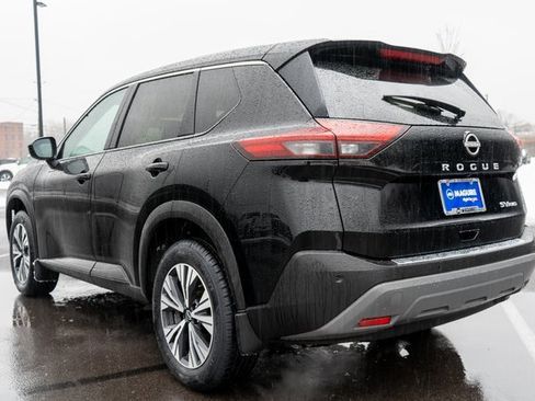 Used 2023 Nissan Rogue SV image 8