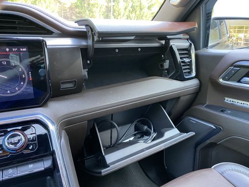 Used 2024 GMC Sierra 1500 Denali w/ Denali Reserve Package AWD/4WD image 32