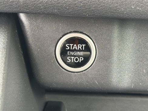 Used 2023 Nissan Rogue SV AWD/4WD image 33