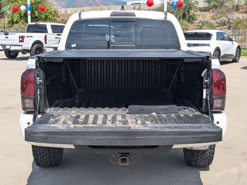 Used 2020 Toyota Tacoma SR5 AWD/4WD image 31