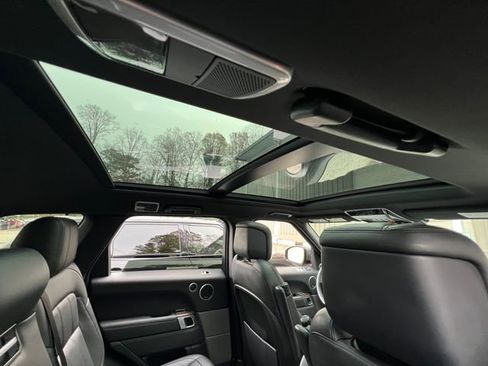 Used 2020 Land Rover Range Rover Sport HSE Dynamic image 32