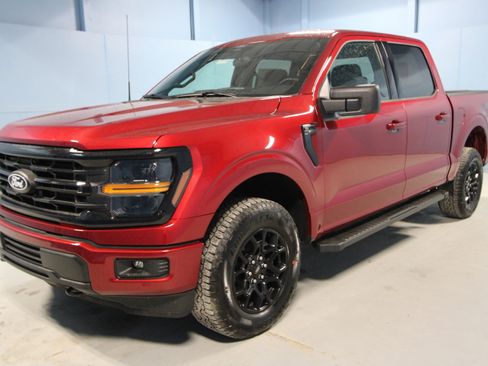 New 2026 Ford F150 XLT w/ XLT Black Appearance Package AWD/4WD image 22