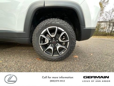 Used 2025 Jeep Compass Trailhawk image 24