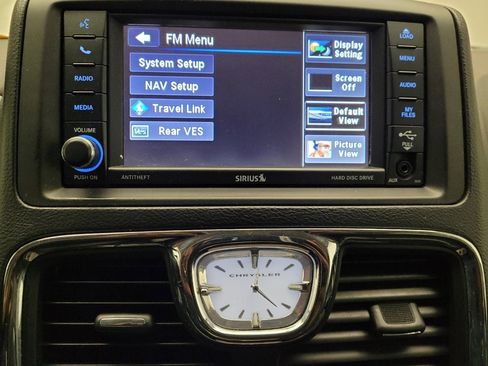 Used 2015 Chrysler Town & Country Touring w/ Driver Convenience Group FWD image 25