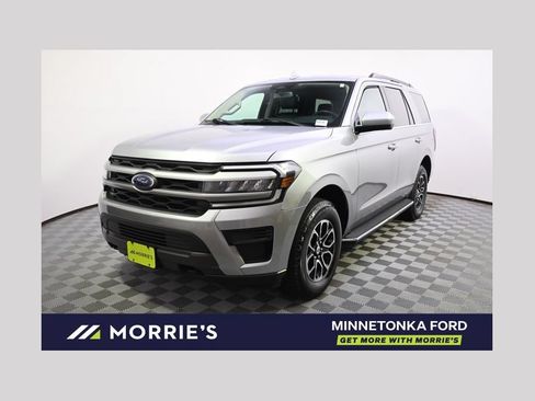 Used 2022 Ford Expedition XLT AWD/4WD image 1