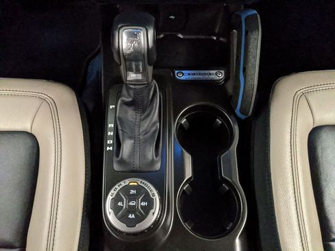 Used 2023 Ford Bronco Wildtrak image 10