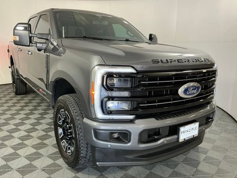 Used 2025 Ford F250 Platinum AWD/4WD image 4