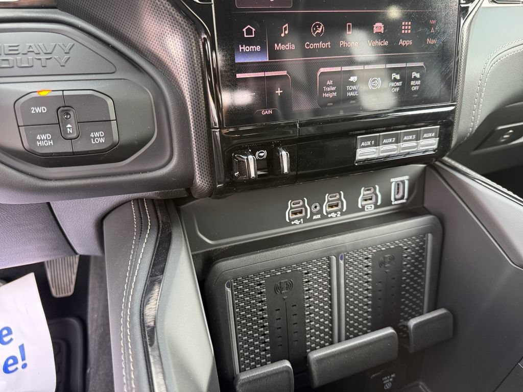 New 2026 RAM 3500 Limited AWD/4WD image 29