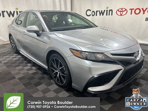 Used 2024 Toyota Camry SE image 1