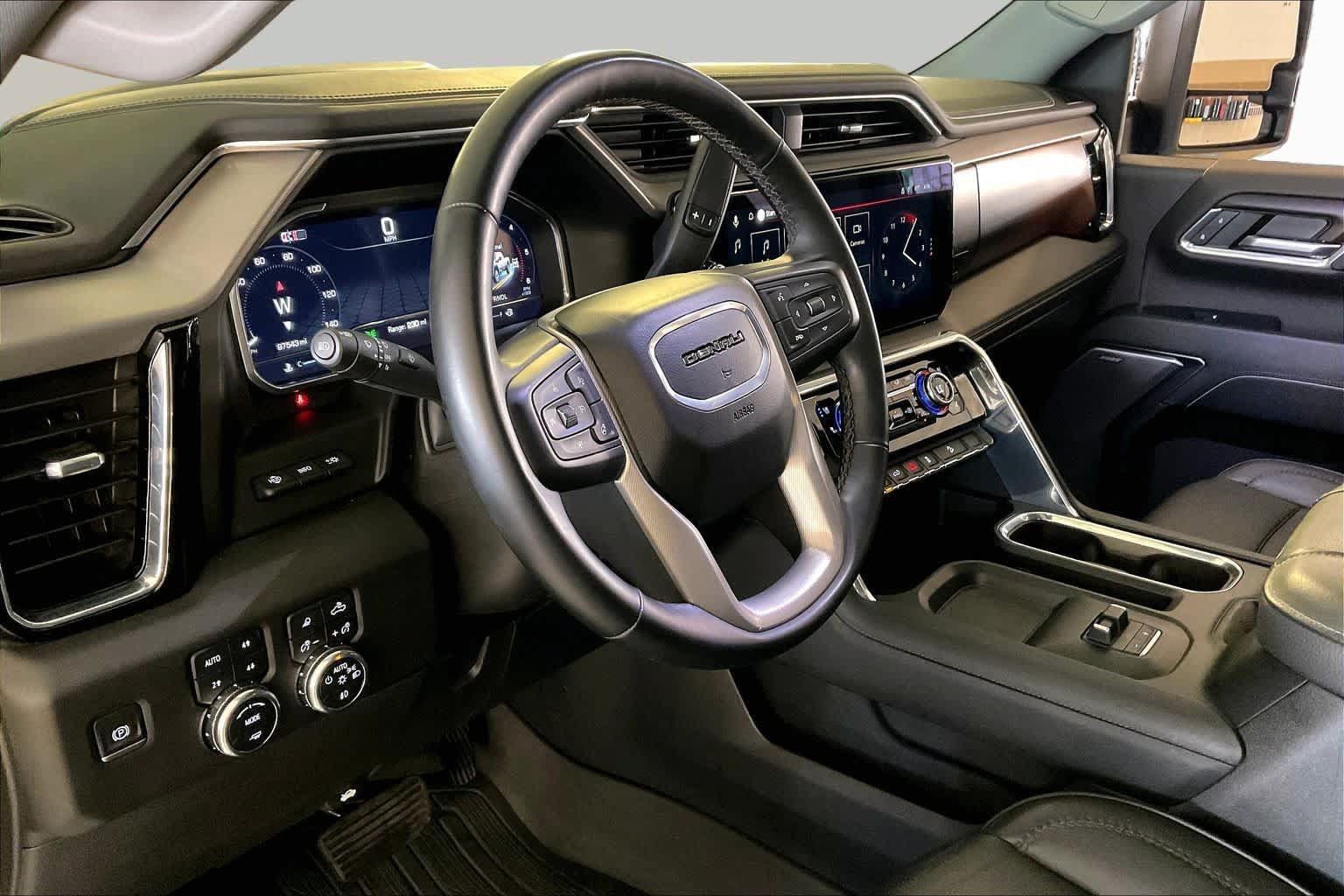 Used 2024 GMC Sierra 2500 Denali w/ Denali Reserve Package AWD/4WD image 16
