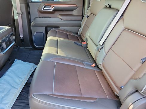 Used 2022 GMC Sierra 1500 Denali w/ Denali Reserve Package image 18