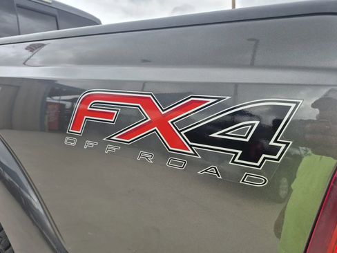 Used 2016 Ford F250 Lariat w/ Lariat Ultimate Package AWD/4WD image 9
