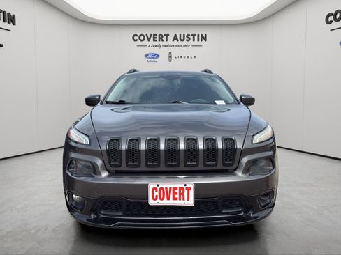 Used 2018 Jeep Cherokee Latitude FWD image 30