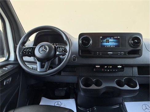 Used 2023 Mercedes-Benz Sprinter 2500 image 48