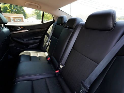 Used 2022 Nissan Maxima SV w/ Floor Mat Group FWD image 30