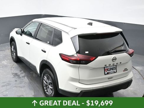 Used 2024 Nissan Rogue S AWD/4WD image 46