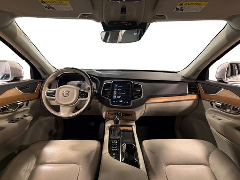 Used 2021 Volvo XC90 T5 Momentum w/ Advanced Package AWD/4WD image 42