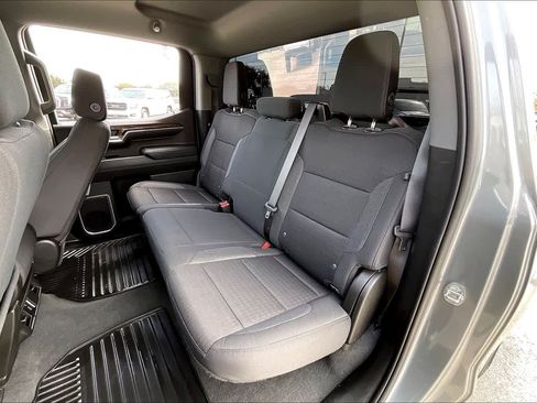 Used 2023 GMC Sierra 1500 SLE RWD image 18