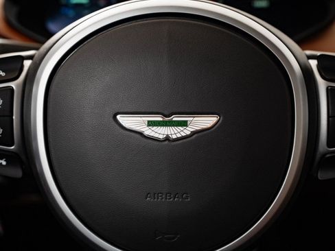 Used 2020 Aston Martin V8 Vantage Coupe image 34