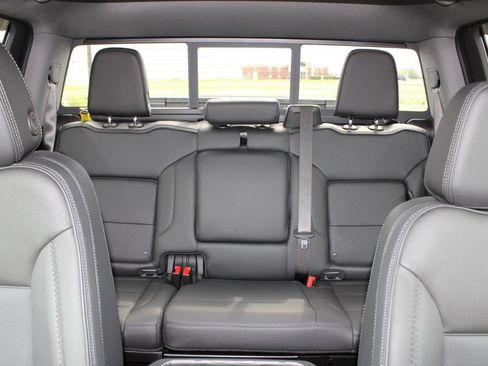 Used 2025 GMC Sierra 1500 Denali w/ Denali Reserve Package AWD/4WD image 16