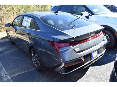 New 2026 Hyundai Elantra Limited image 4