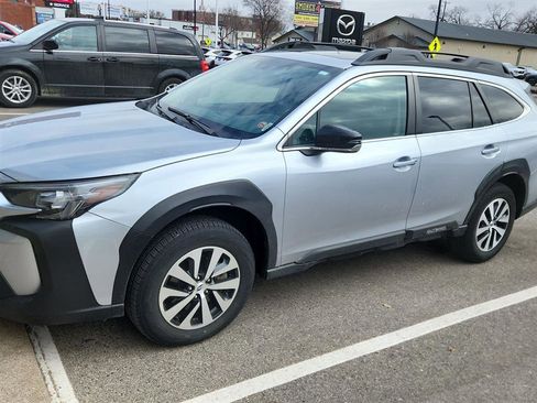 Used 2023 Subaru Outback Premium image 18