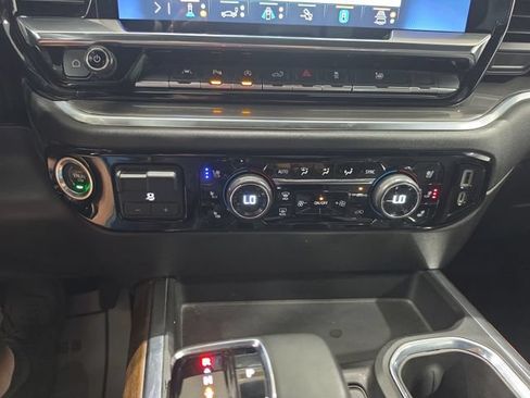 Used 2023 Chevrolet Silverado 1500 High Country w/ Technology Package AWD/4WD image 15