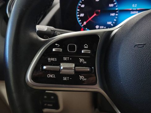 Used 2022 Mercedes-Benz GLA 250 4MATIC image 18