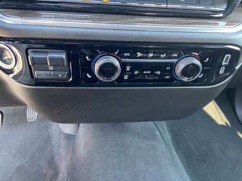 Used 2025 Chevrolet Silverado 1500 LT image 40