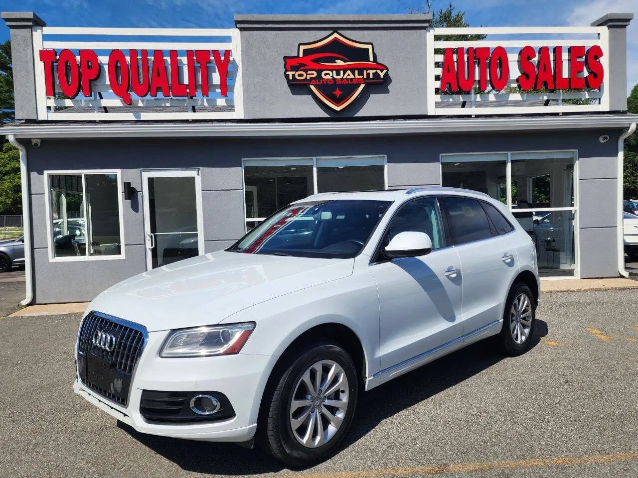 Used 2015 Audi Q5 2.0T Premium Plus w/ Technology Package AWD/4WD image 1