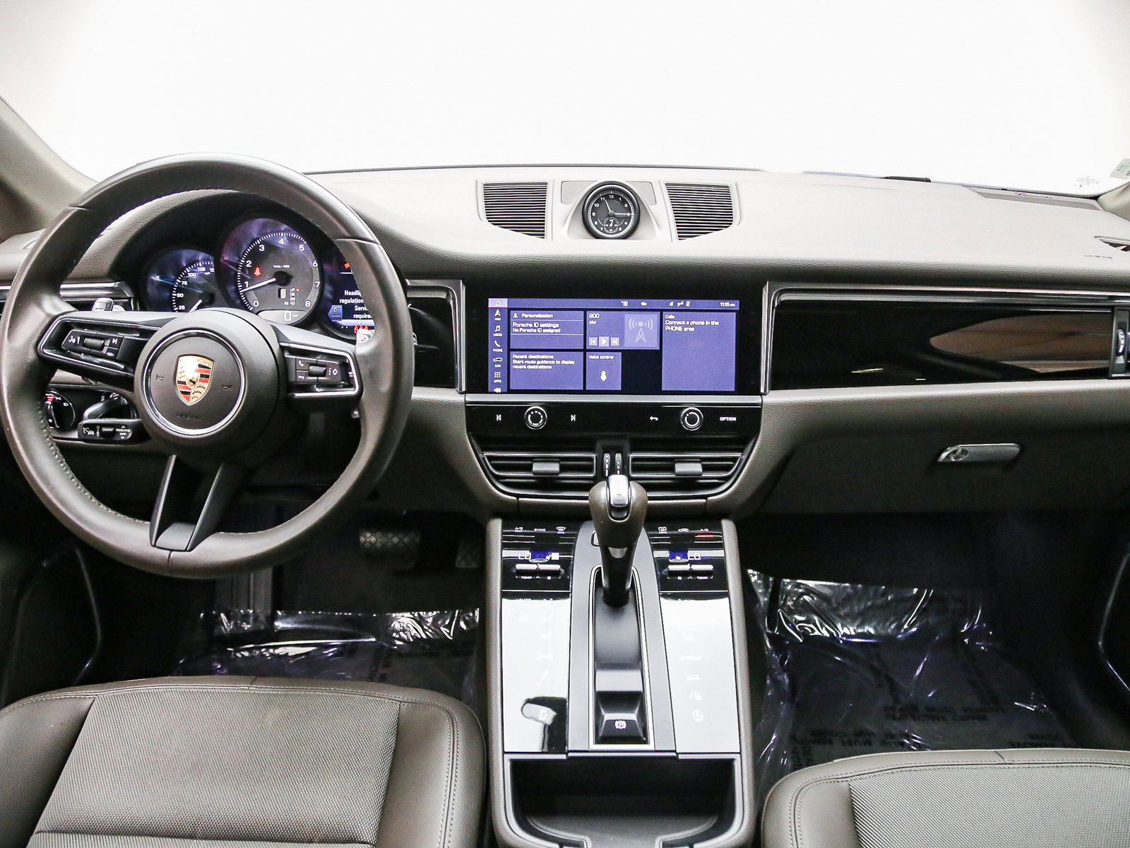 Certified 2023 Porsche Macan S AWD/4WD image 16