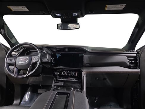 Used 2022 GMC Sierra 1500 AT4 w/ AT4 Preferred Package image 9