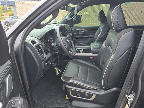 Used 2024 RAM 1500 Laramie AWD/4WD image 3