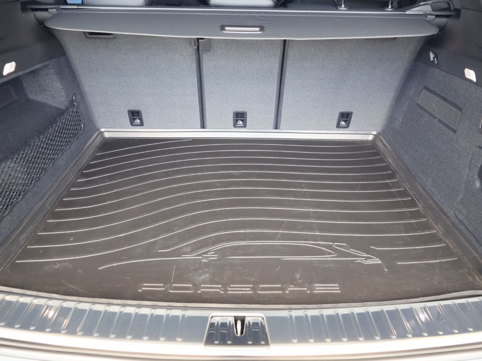 Certified 2025 Porsche Cayenne GTS AWD/4WD image 22