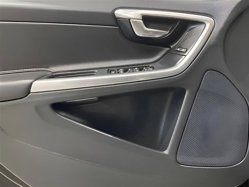 Used 2016 Volvo V60 T5 Premier AWD/4WD image 9
