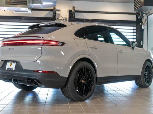 New 2025 Porsche Cayenne Coupe image 9