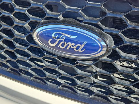 Used 2021 Ford Edge ST image 12