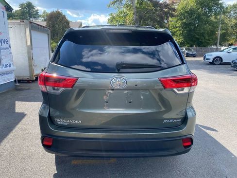 Used 2019 Toyota Highlander XLE image 7