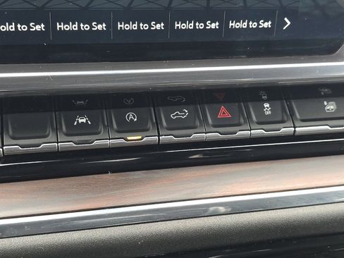 Used 2024 GMC Sierra 1500 SLT image 29