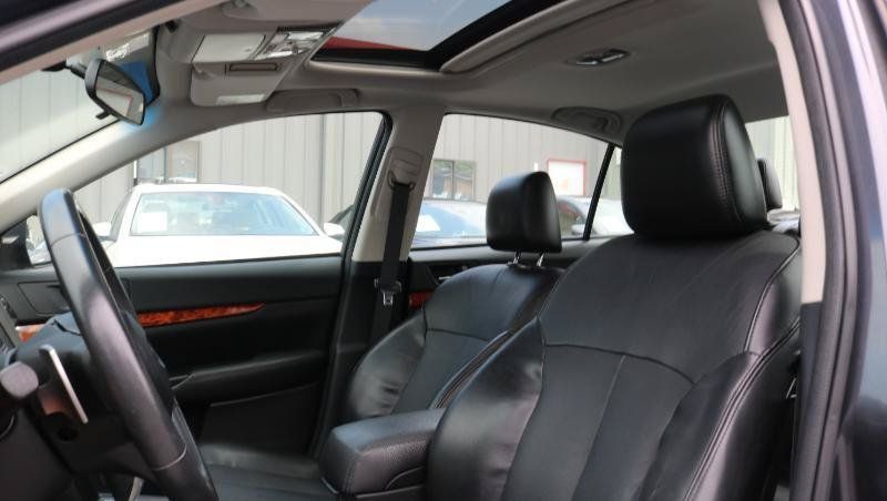 Used 2010 Subaru Legacy 3.6R Limited AWD/4WD image 7